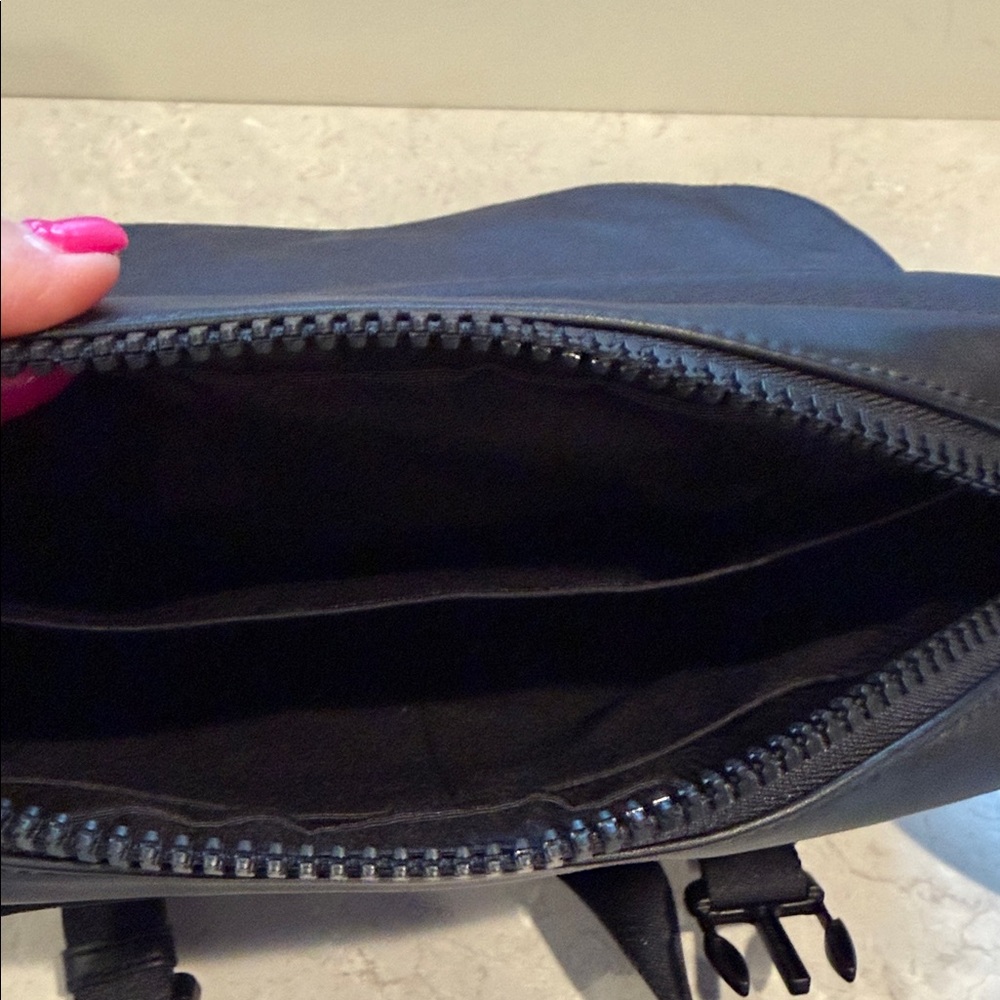 Coach Men’s Black Messenger Bag with Signature Side Panels - Picture 5 of 5